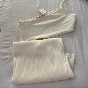 Maxi ivory slit dress